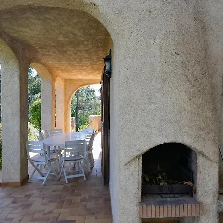 Hébergement de vacances Les Asphodèles, Piscine , Vue Et Montagne