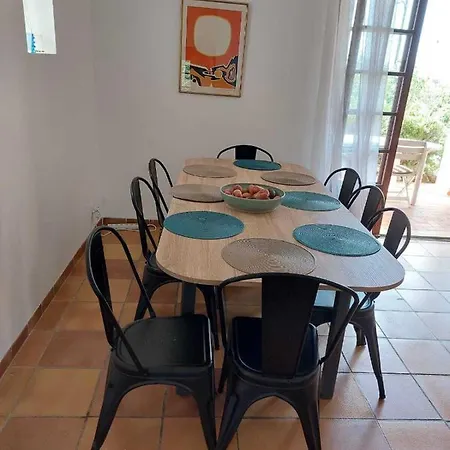 Hébergement de vacances Les Asphodèles, Piscine , Vue Et Montagne