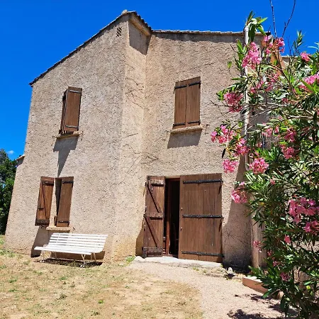 Casa vacanze Les Asphodèles, Piscine , Vue Et Montagne *